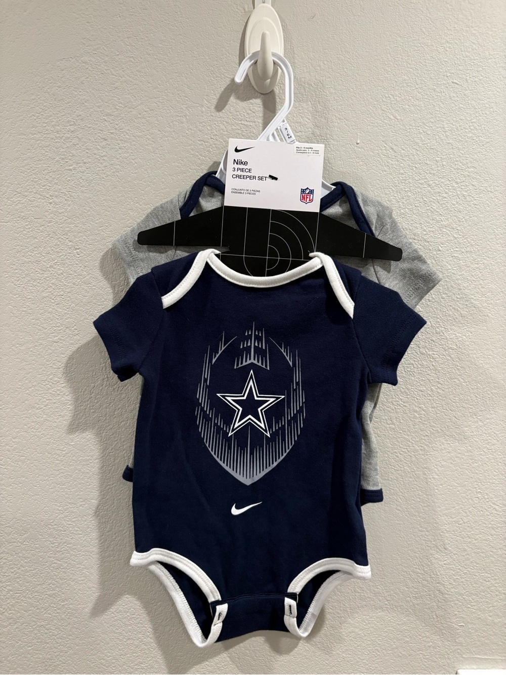 Nike Dallas Cowboys 2-pack Baby Onesies Size 3-6 Months New - Picture 2 of 6